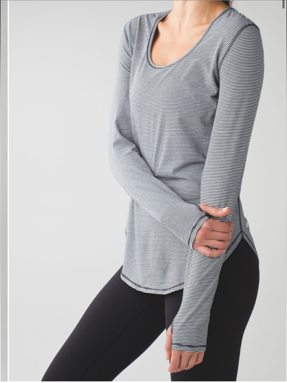 Lululemon Yogini 5 Year Long Sleeve Tee
Tonka Stripe Black White Sz 10